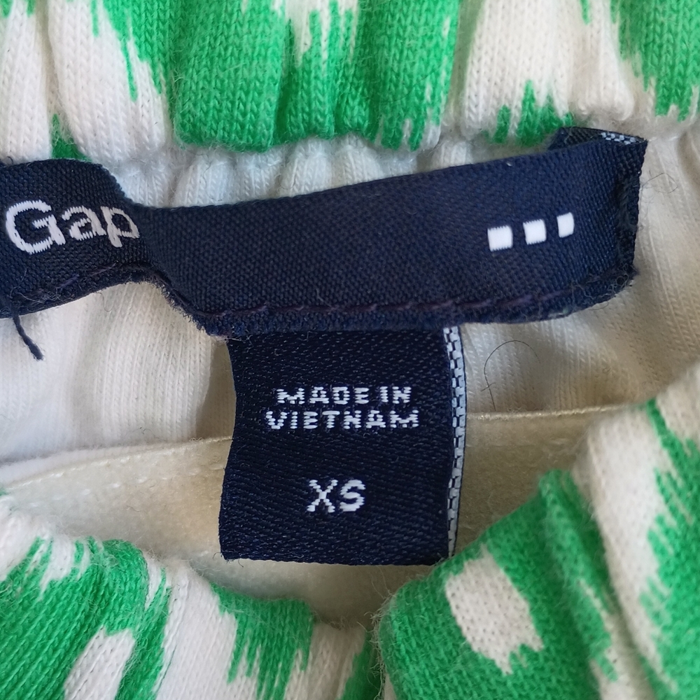 Gap - Picture 3 of 5